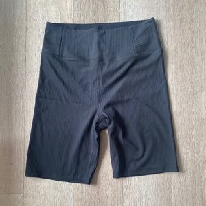 Girlfriend Collective Rib Short Black L